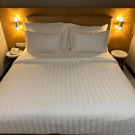 D'Primahotel Jemursari Surabaya Eksteriør bilde