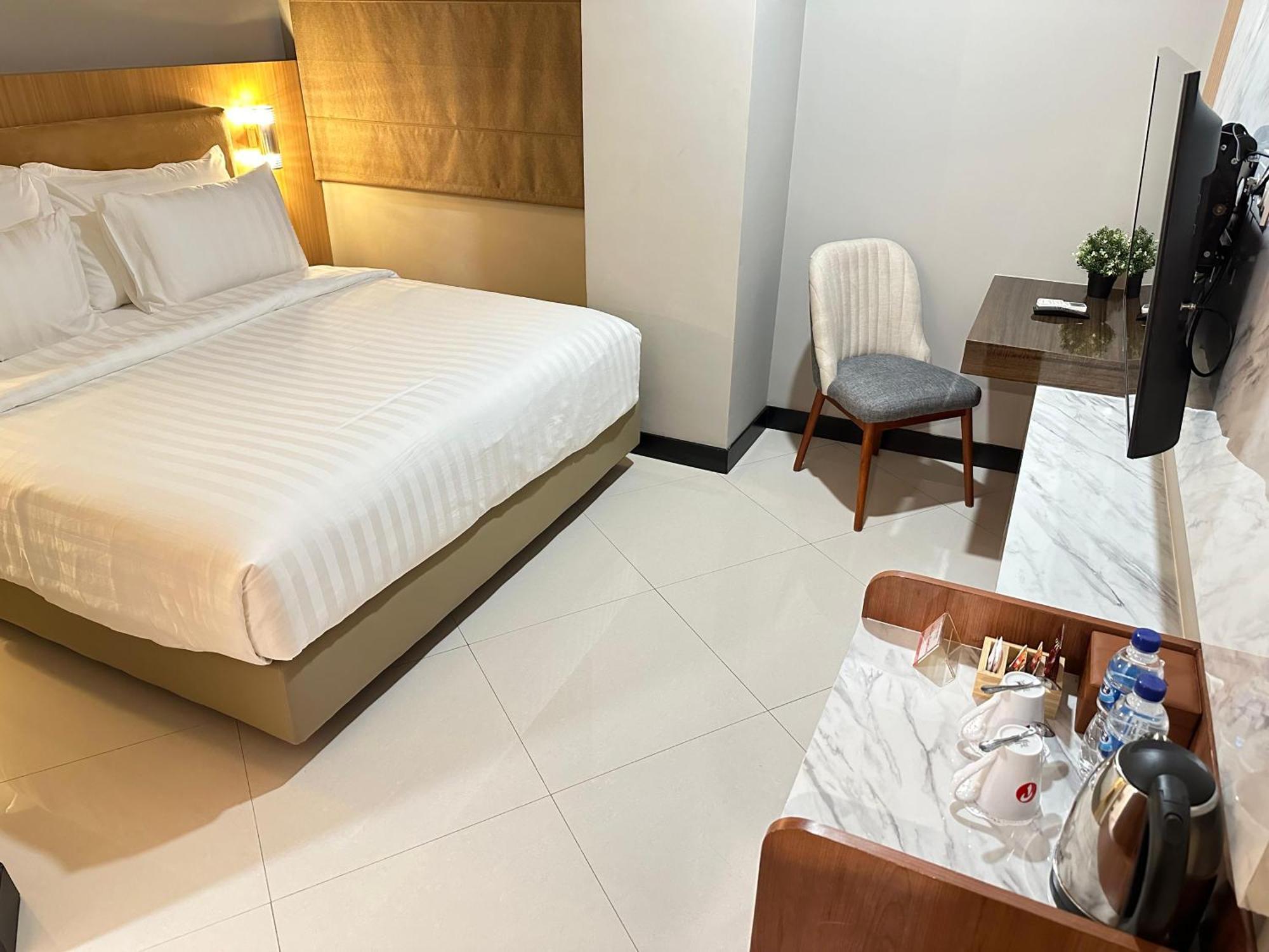 D'Primahotel Jemursari Surabaya Eksteriør bilde